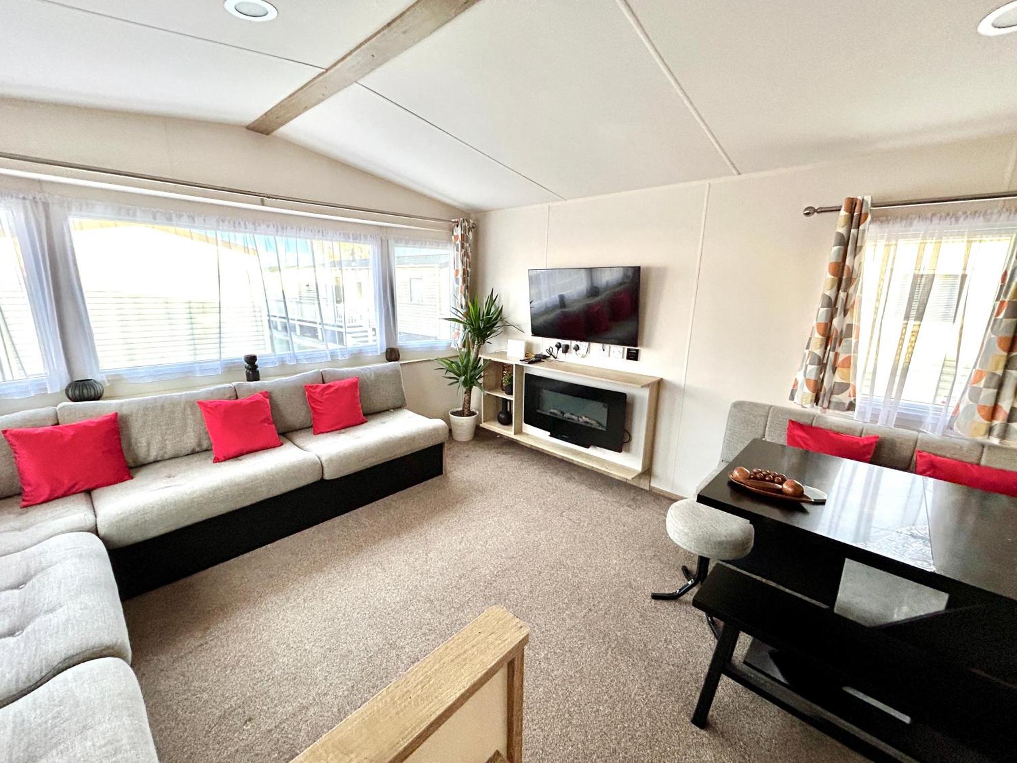 Verbjam 6 Berth Caravan Holiday St Osyth Clacton-On-Sea Exterior photo